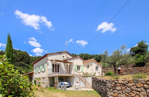 Tauriers House | 3 bedroom pet friendly home in Tauriers