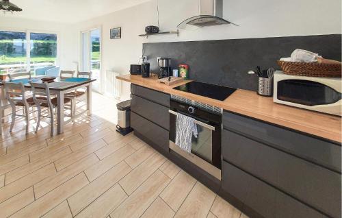 Trevou-Treguignec House | 3 Bedroom Stunning Home In Trévou-Tréguignec