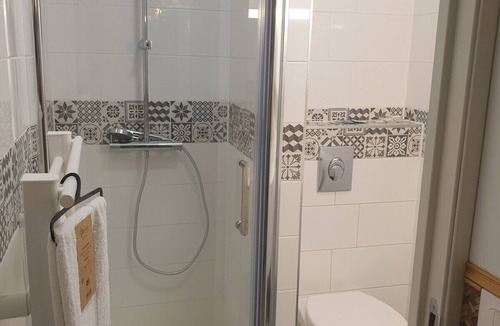 Le Blanc-Mesnil Apartment | 3 Bedroom unit in front of Le Bourget airport