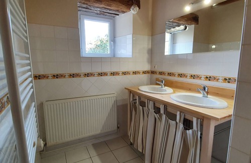 Fumel Cottage | 3 bedrooms, open plan living, 2 shower rooms, Terrace, Garden, Swimming pool