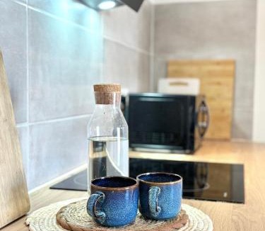 Quartier des Eaux-Claires Apartment | 3 Chambres, Cozy Central Fibre Ascenseur