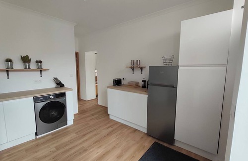 Fimenil House | 3 double bedroom gite, each with private bathroom in a beautiful location.