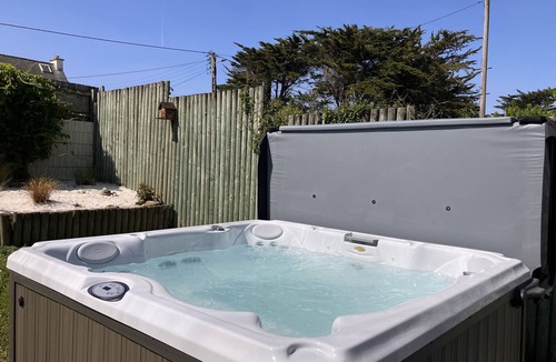 Saint-Pierre-Quiberon Ski Chalet | 3* house with jacuzzi in Penthièvre, near beaches
