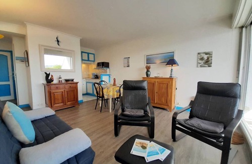 La Trinite-sur-Mer Apartment | 3-room apartment in La Trinité-sur-Mer with parking, 4 pers., port view