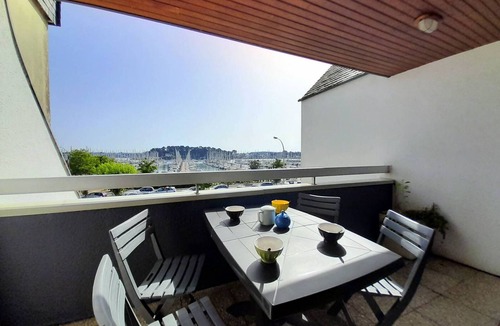 La Trinite-sur-Mer Apartment | 3-room apartment in La Trinité-sur-Mer with parking, 4 pers., port view