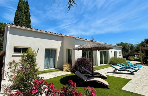 Montesquieu-des-Alberes Villa | 3-suite family villa with private heated pool, air-conditioned, Albères view