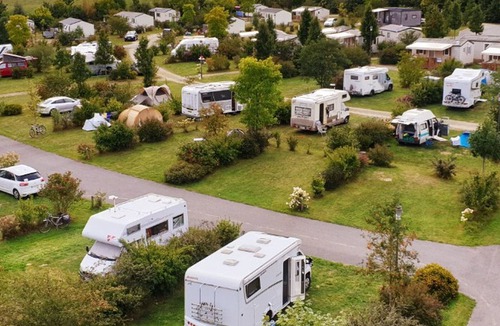 Loudeac House | 32m² Mobile Home with Terrace and Kitchen Amenities