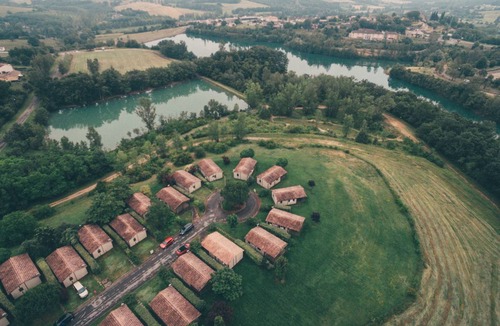 Monclar-de-Quercy Resort | 35 m² Resort ∙ 2 bedrooms ∙ 6 guests