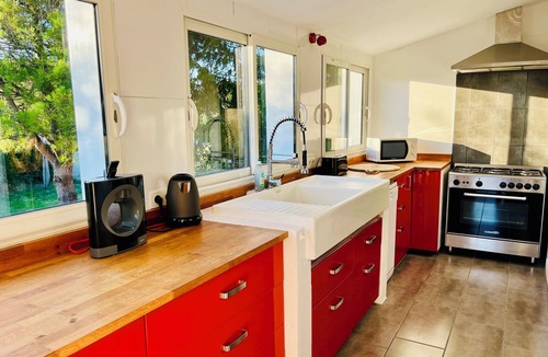 Etaules House | 3bed house with private garden - Close to beaches