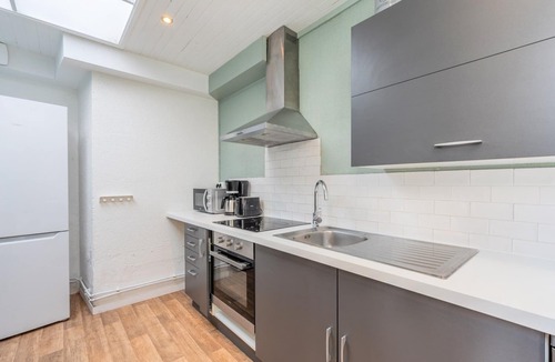 Roubaix House | 4 bedroom & 4 bathroom house near Parc Barbieux