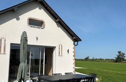 La Chapelle-Saint-Florent House | 4-bedroom country house, sleeps 8, between Loire and Èvre