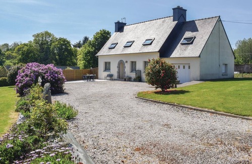 Ploubezre House | 4 bedroom cozy home in Ploumilliau