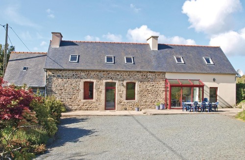 Tredarzec House | 4 bedroom stunning home in Tredarzec