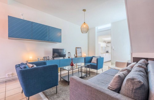 Roubaix Apartment | 4 BR & 4 bathroom house close to Parc Barbieux