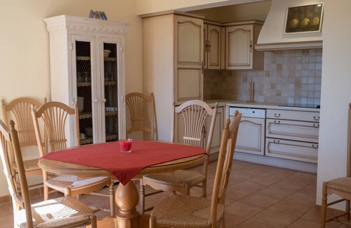 Saint-Trinit Villa | 4 room villa 6 pers. (98m²), terrace, residence with swimming pool (Sault/Ventoux)