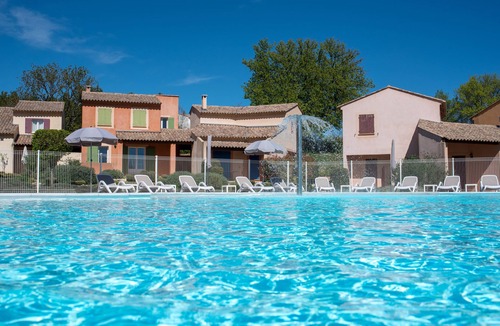 Saint-Trinit Villa | 4 room villa 6 pers. (98m²), terrace, residence with swimming pool (Sault/Ventoux)