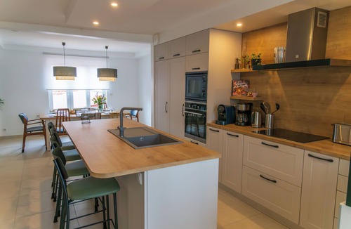 Charly-Sur-Marne House | 4-star gîte terrace, garden, billiards, close to Disney