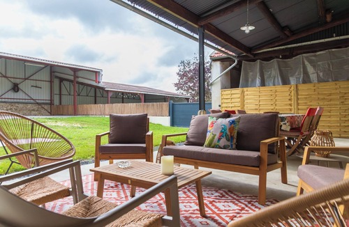 Charly-Sur-Marne House | 4-star gîte terrace, garden, billiards, close to Disney