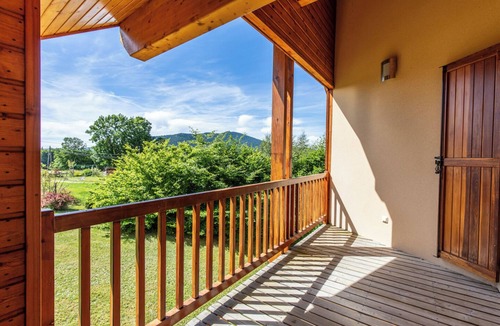 Villard-de-Lans Villa | 4-Star Les Roses du Vercors Inn