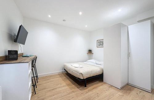 Clermont Ferrand City Centre Apartment | 4 Studios modernes climatisés 8 personnes