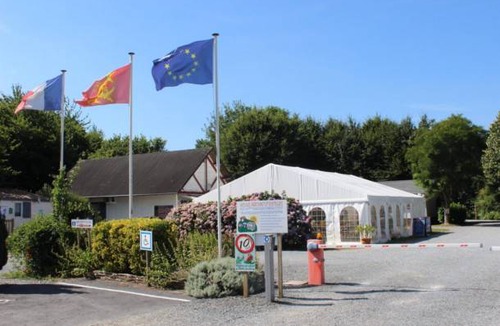 Balleroy RV Rental | 40 m² Mobile home ∙ 8 guests