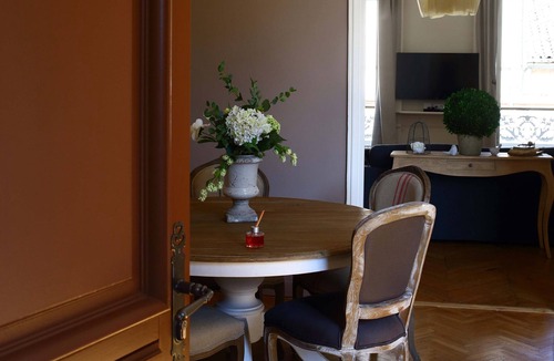 Beaune City Centre Apartment | 41 Maufoux By Bruno Colin