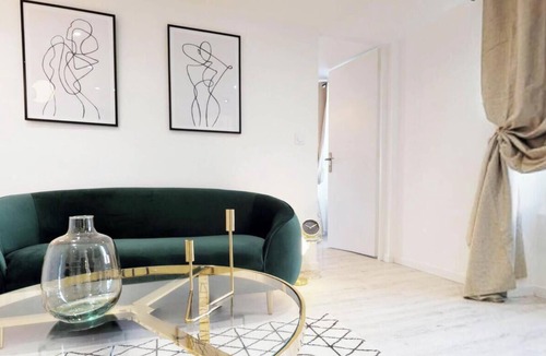 Fontainebleau Apartment | 42 M2 DESIGN LUXE # Plein centre# BESTOFBO1