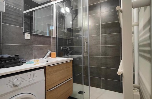Riom Apartment | 4en1 17 personnes Max Stationnement proche & gratuit Wifi