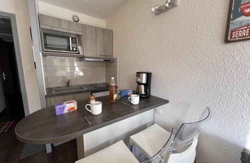 Chantemerle Apartment | 4th floor, balcony, parking, tv, ski locker, 17m², Serre Chevalier