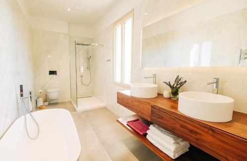 Saint-Jean-Pla-de-Corts Villa | 5 Bed Villa - Sleeps 10 - Pets - Pool - Parking