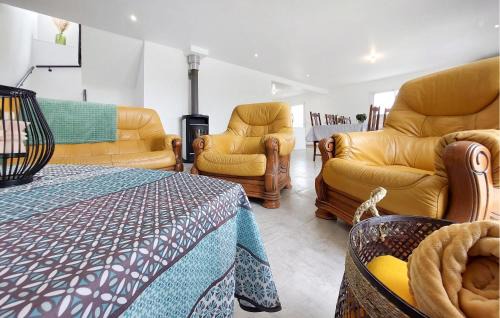 Guegon House | 5 Bedroom Nice Home In Guégon