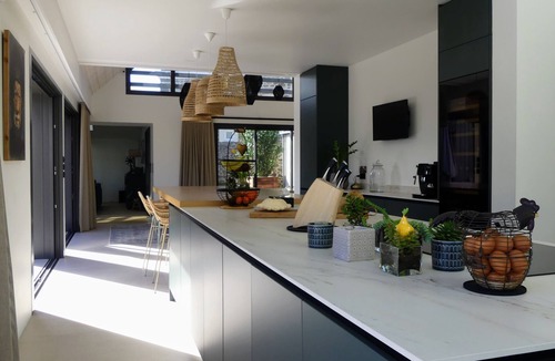Parame House | 5-star VILLA, 210m², dead-end street 200m from the sea. heated outdoor pool.