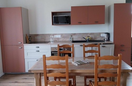 Saint-Germain-Lespinasse House | 59 m2 country apartment in a restored farmhouse