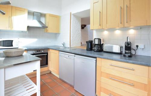 Saint-Vaast-la-Hougue House | 6 Bedroom Lovely Home In Saint-Vaast-La-Hougue