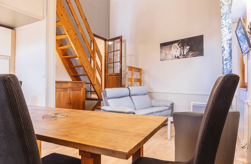 Saint-Leger-de-Peyre Resort | 6-person gîte in vacation village