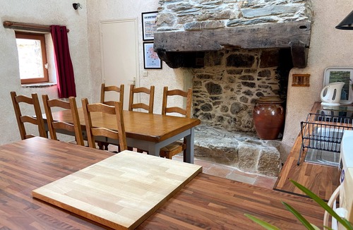 Loperec House | 6-person house with direct access to "Les Pierres Rouges" forest