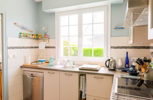 Saint-Guenole House | 600m from the beach, family house for 9