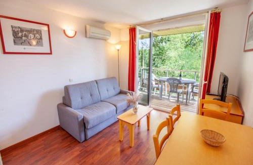 Cassen House | 8-Guests Holiday Home in Cassen