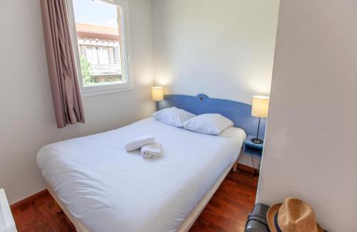 Cassen House | 8-Guests Holiday Home in Cassen