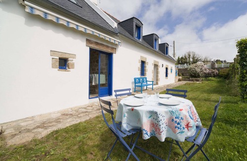 Plouhinec House | 8 min. walk from the beach - Charming house (10 p.) - in a green setting