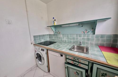 Quartier des Eaux-Claires Apartment | 80 m2 - 8th Floor with Free Parking - 5 guests