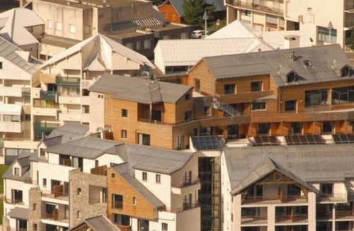 Eaux-Bonnes Apartment | 80m from resort center, 4th floor, swimming pool, tv, ski locker, 87m², Gourette