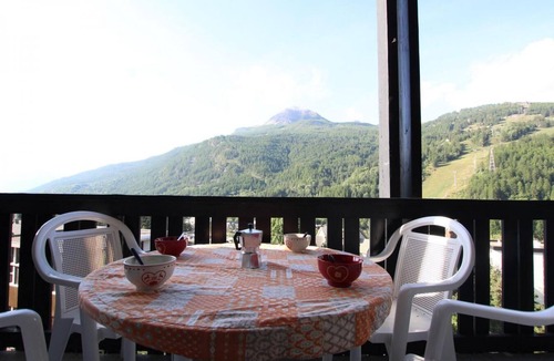 Chantemerle Apartment | 8th floor, balcony, parking, tv, 53m², Serre Chevalier