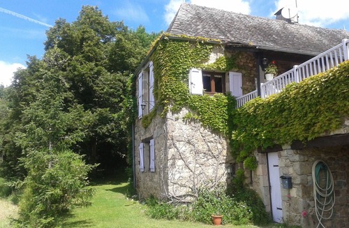 Saint-Andre-de-Najac House | A beautiful, traditional house surrounded by nature, with natural cooling and a superb view