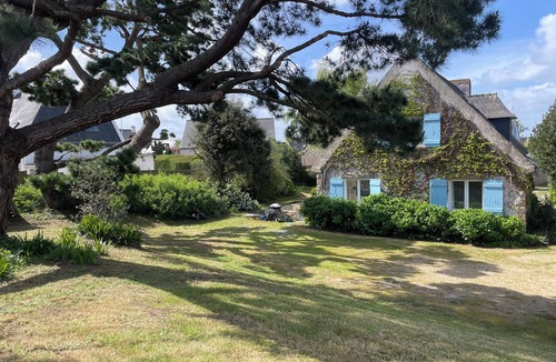 Saint-Jacut-de-la-Mer House | A Breton house overlooking the beach, fully renovated in 2025