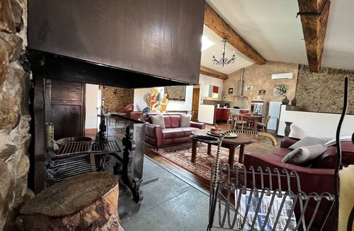 Saint-Hippolyte House | A charming, off-the-beaten-path spot in the heart of Roussillon 2PR17