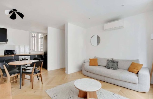 Sorbonne Apartment | A Comfortable 1-BR/1BA in Saint-Michel