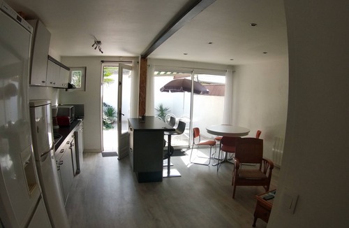Cote Ouest Ormeaux House | A floor for each one. Home; 3 rooms, 3 bathrooms, 4WC. Down town. Patio