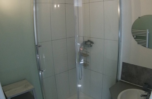 Cote Ouest Ormeaux House | A floor for each one. Home; 3 rooms, 3 bathrooms, 4WC. Down town. Patio