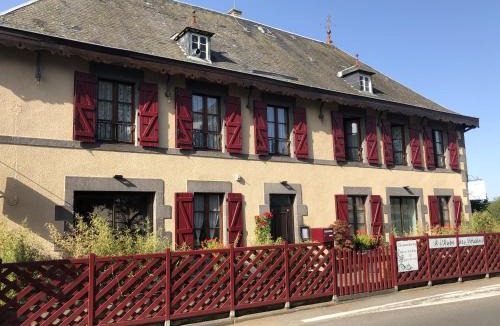 Manzat House | A l'Aube des Volcans